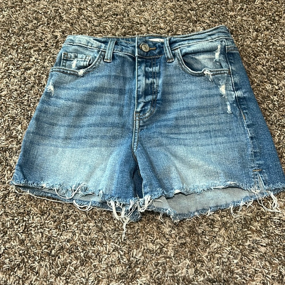 Medium wash Jean shorts, size is 25 and brand is willow+root